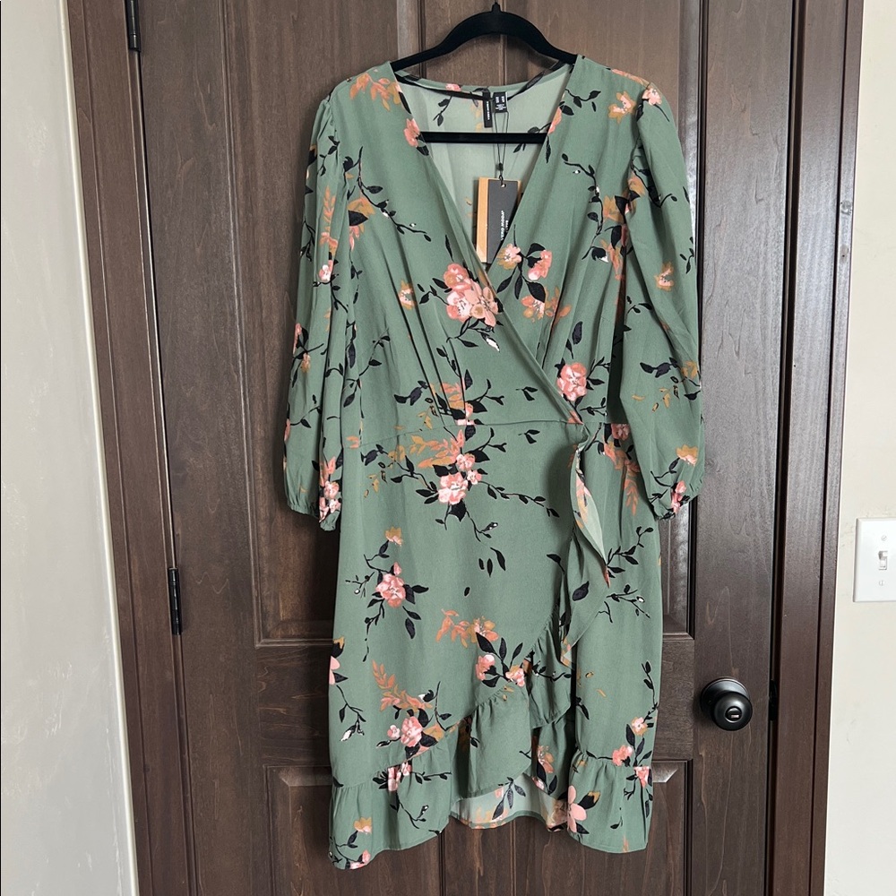 Vero Moda Floral Dress in Green Size 16